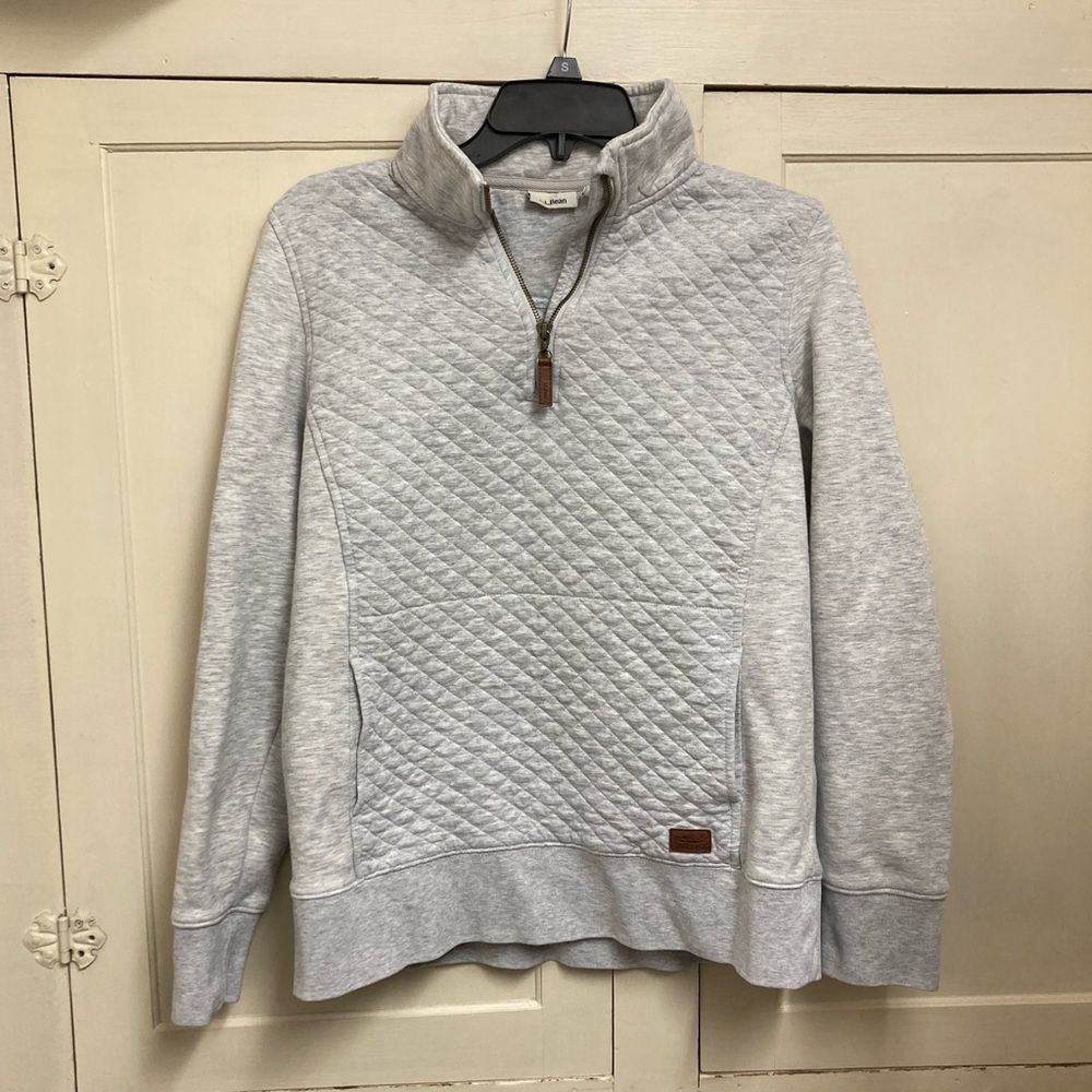 LL Bean Women’s Gray Quilted Quarter-Zip size Medium